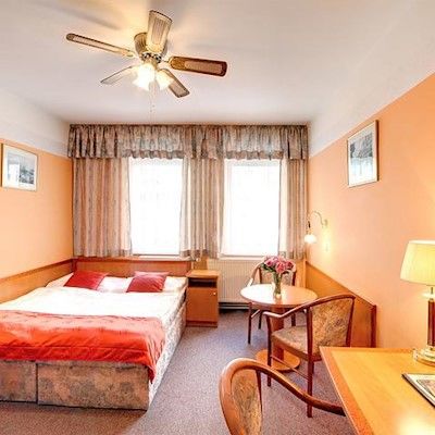 White Lion Hotell 4*