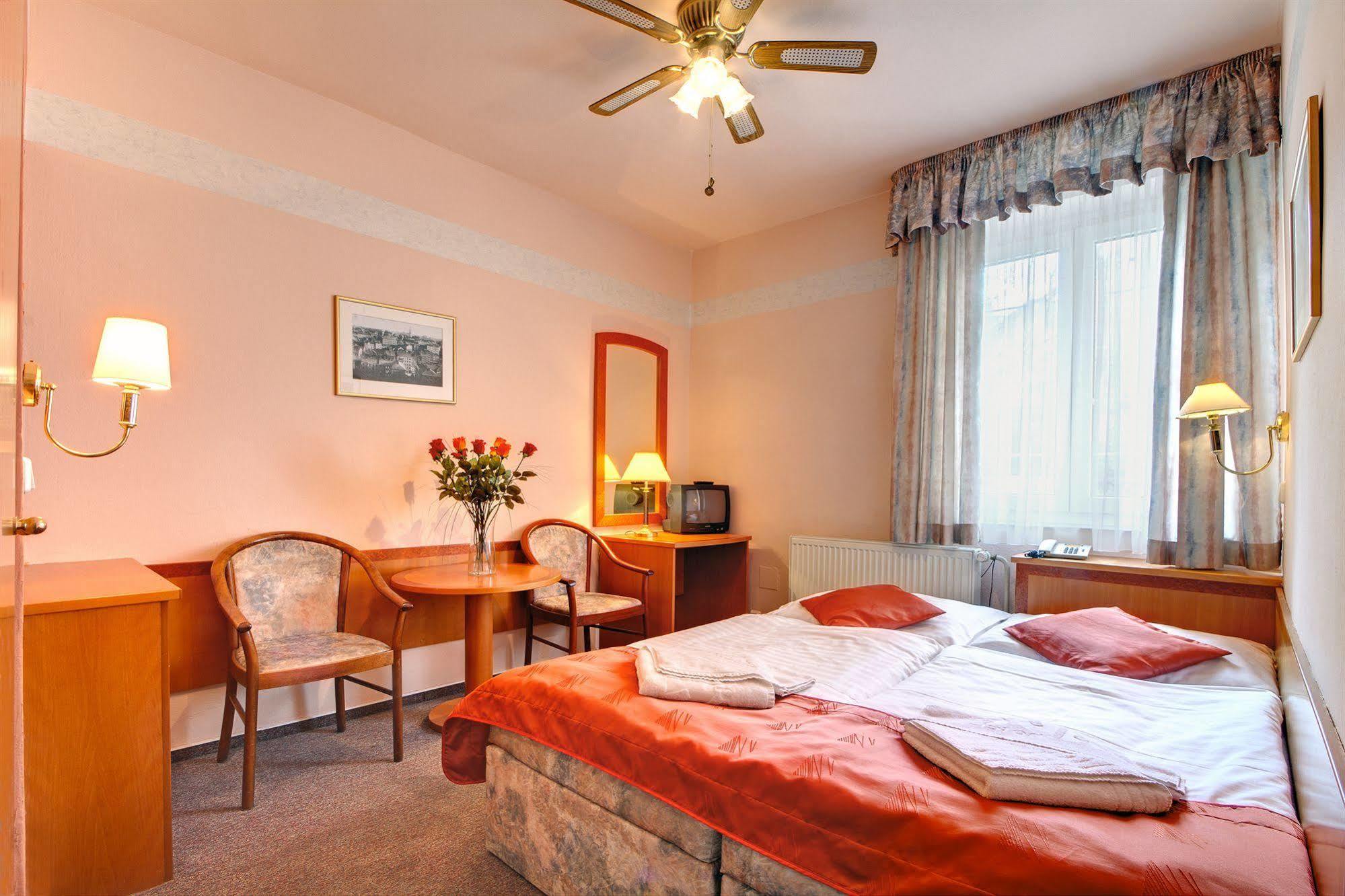 Hotell White Lion Prag
