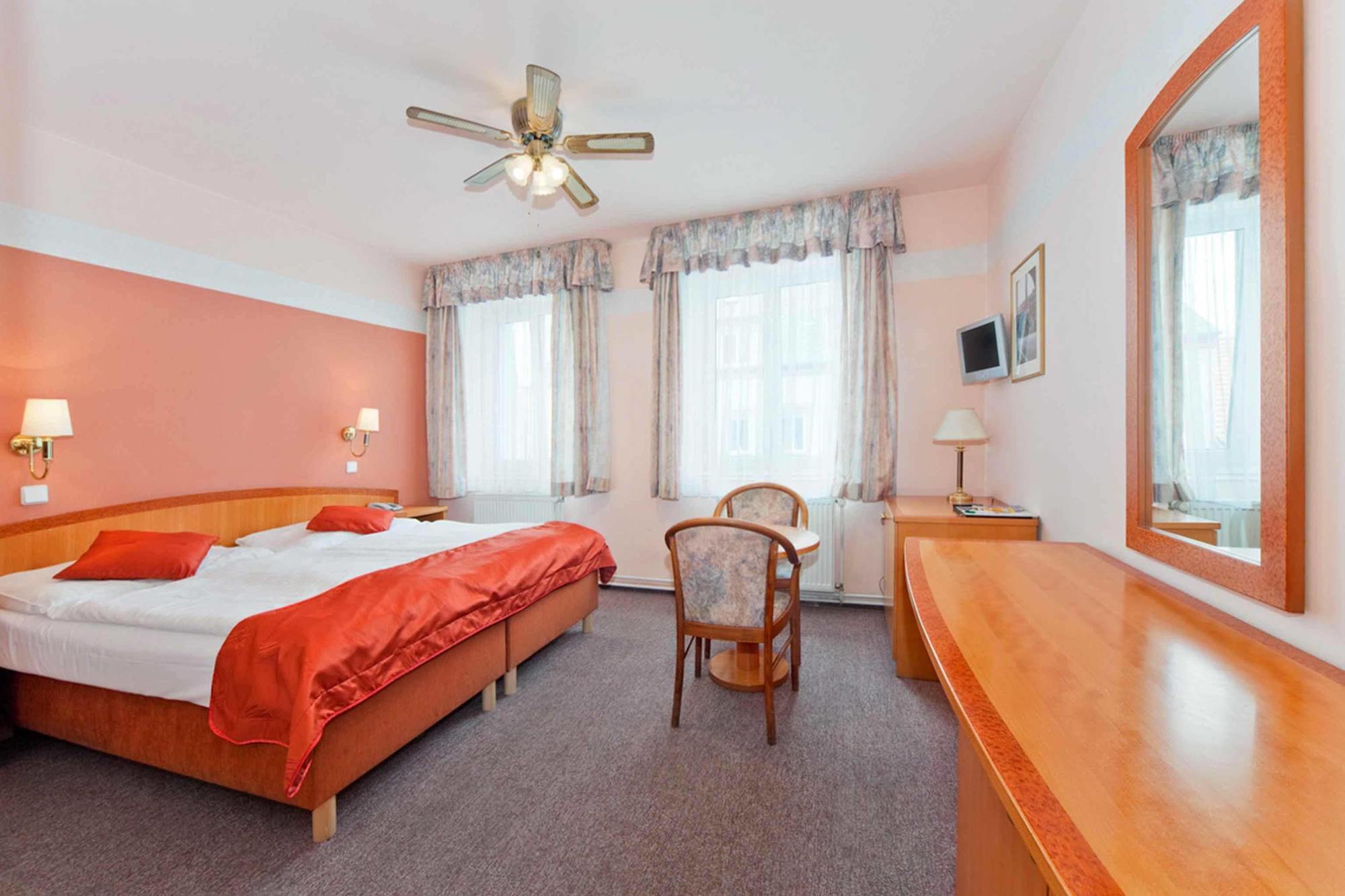 Hotell White Lion Prag