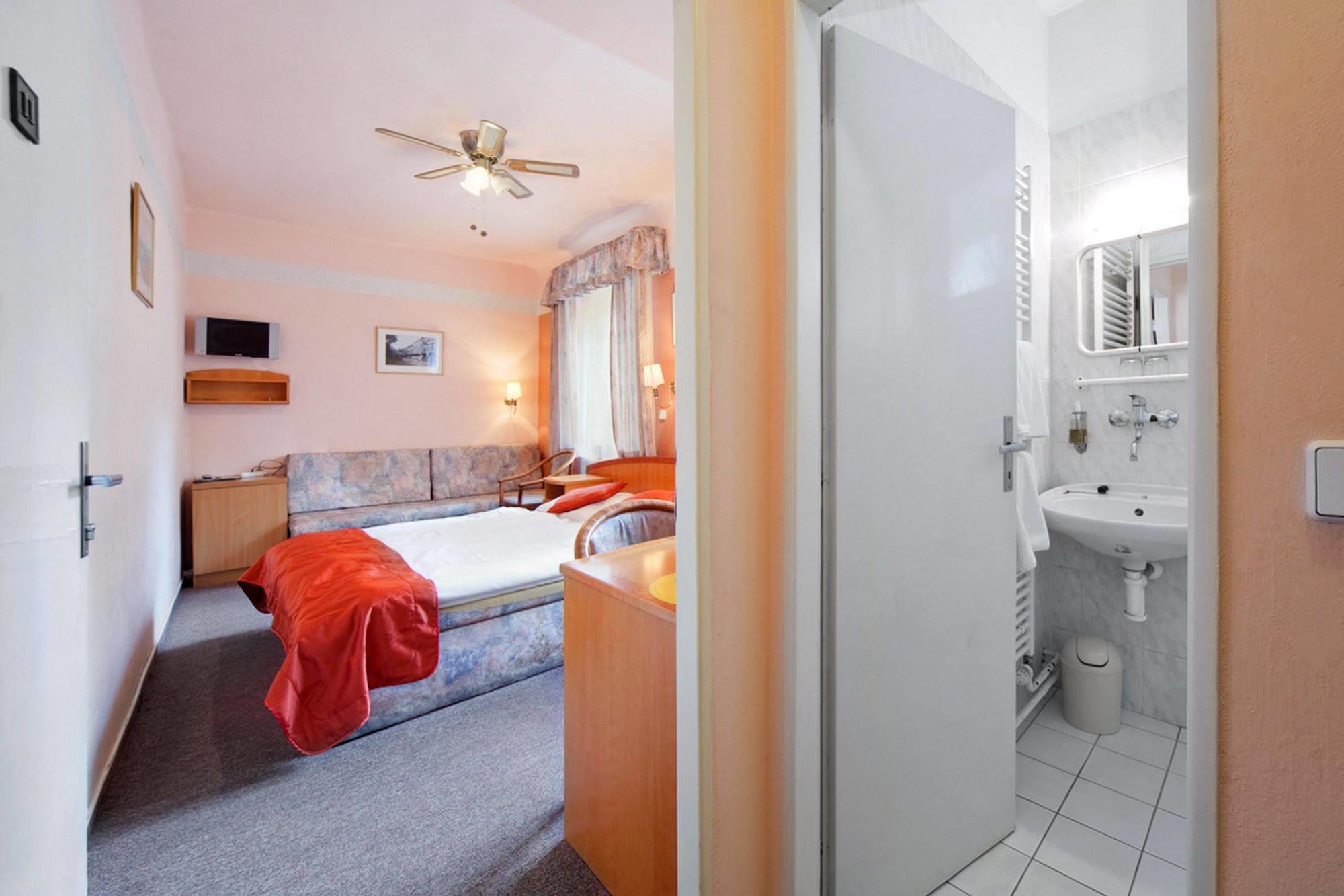 White Lion 4* Prag